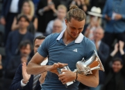 开云体育-包含意大利网球队鏖战西班牙网球队，兹维列夫统治全场的词条