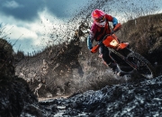 开云官方app入口-石宇奇点燃赛场，韩国队轻取泰国队背后的羽球哲学