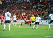 开云体育下载-关于精彩足球赛事汇聚，观众热情高涨的信息