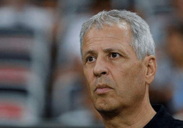 中国力克克罗地亚，乔瓦尼·雷纳完成帽子戏法