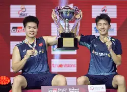 包含泰国羽毛球队轻取英格兰羽毛球队，斯里坎特关键制胜的词条