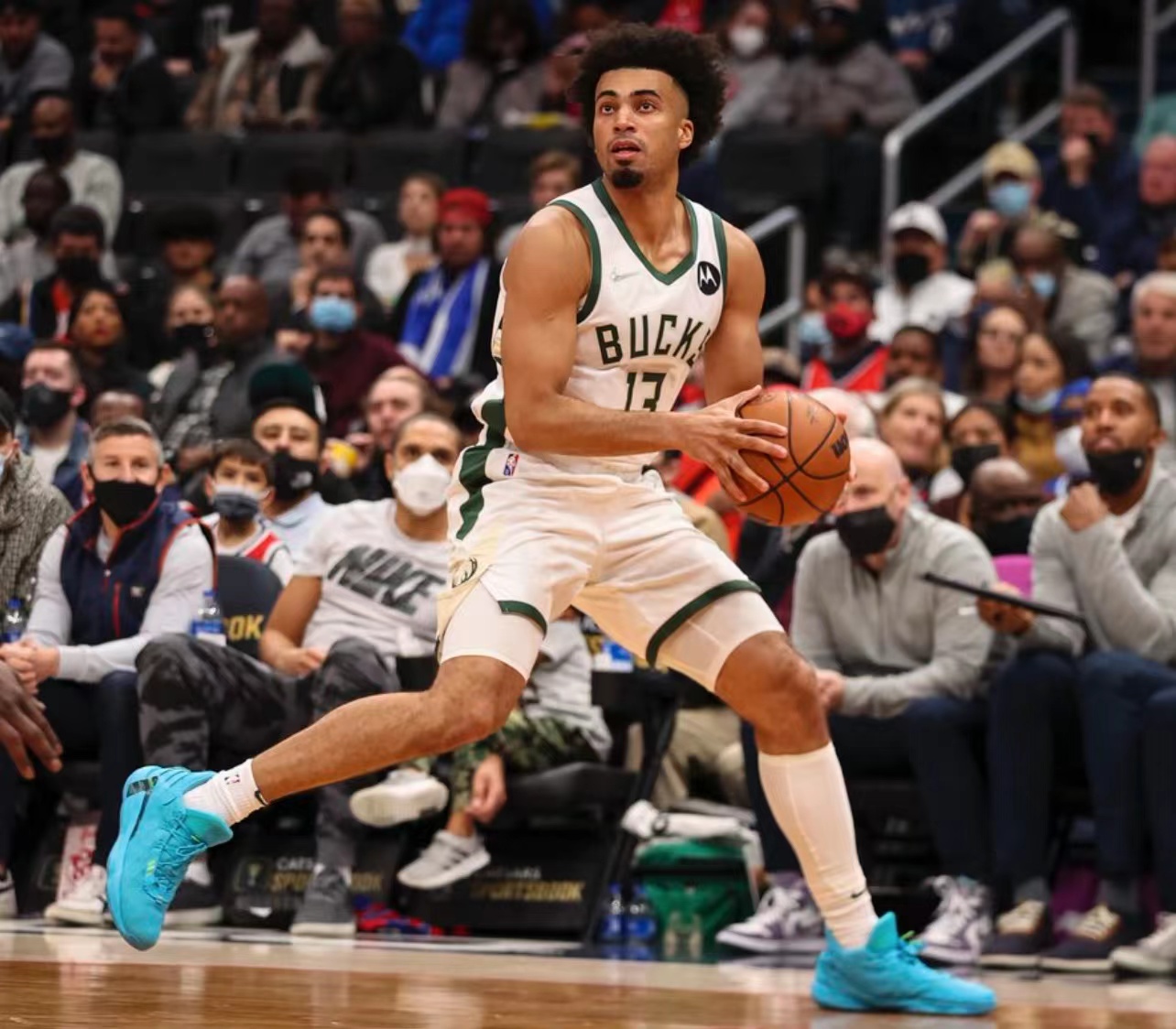 尼日利亚男篮爆冷雄鹿，哈里斯一己之力扛起全队