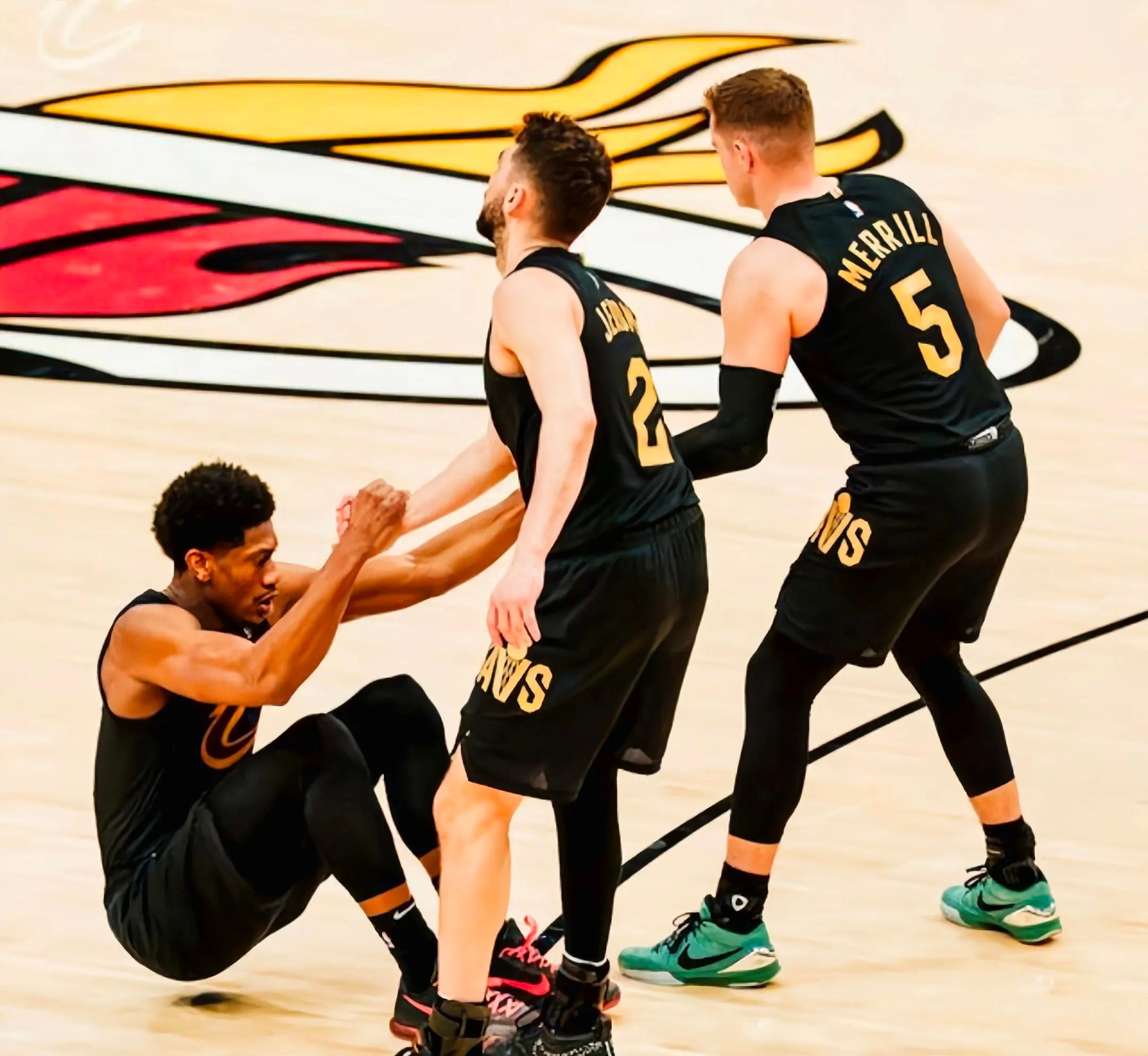 包含热火B队强势勇士B队，拉文统治全场的词条