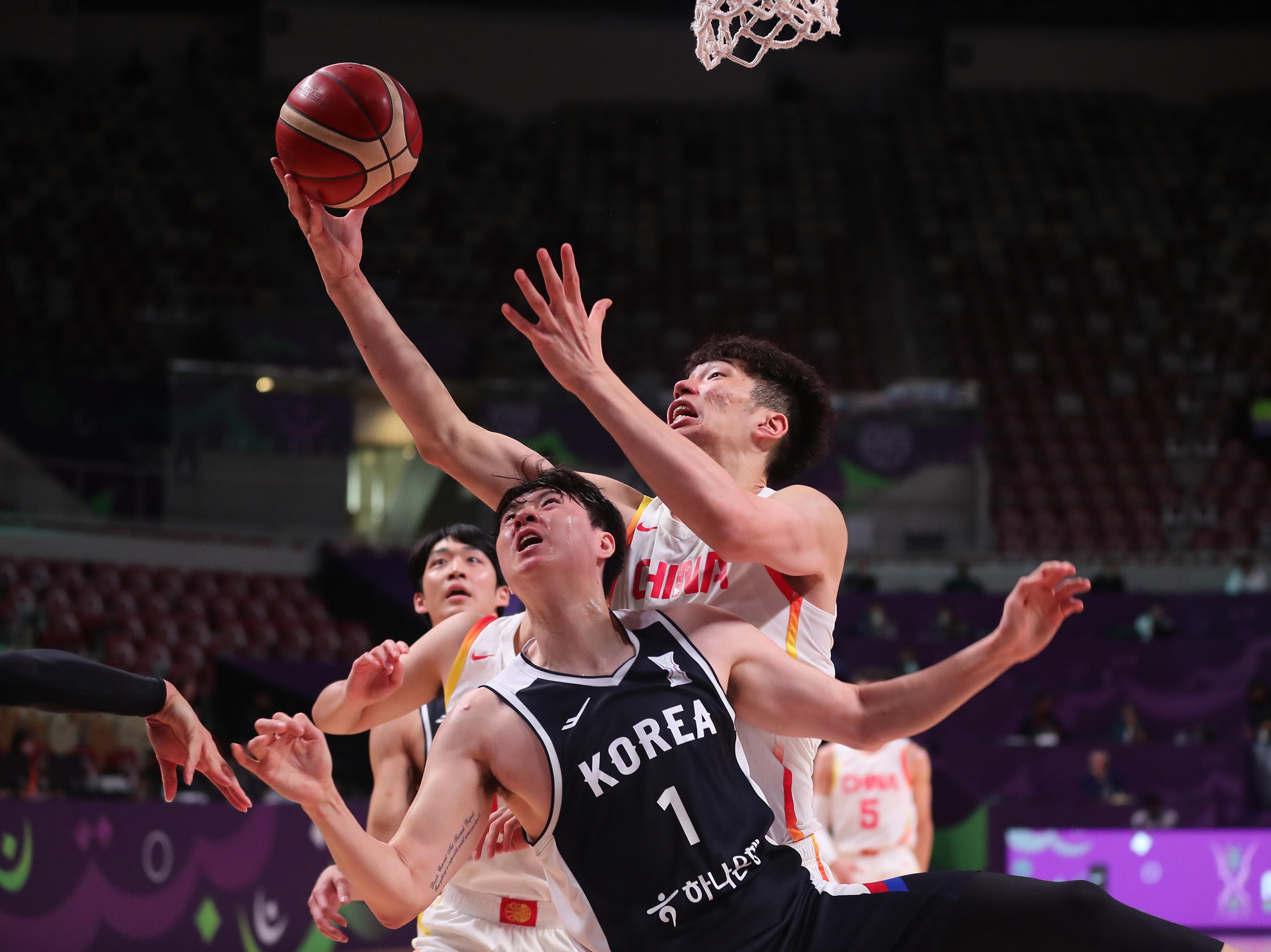 波兰男篮血洗南韩男篮，克莱惊艳世界