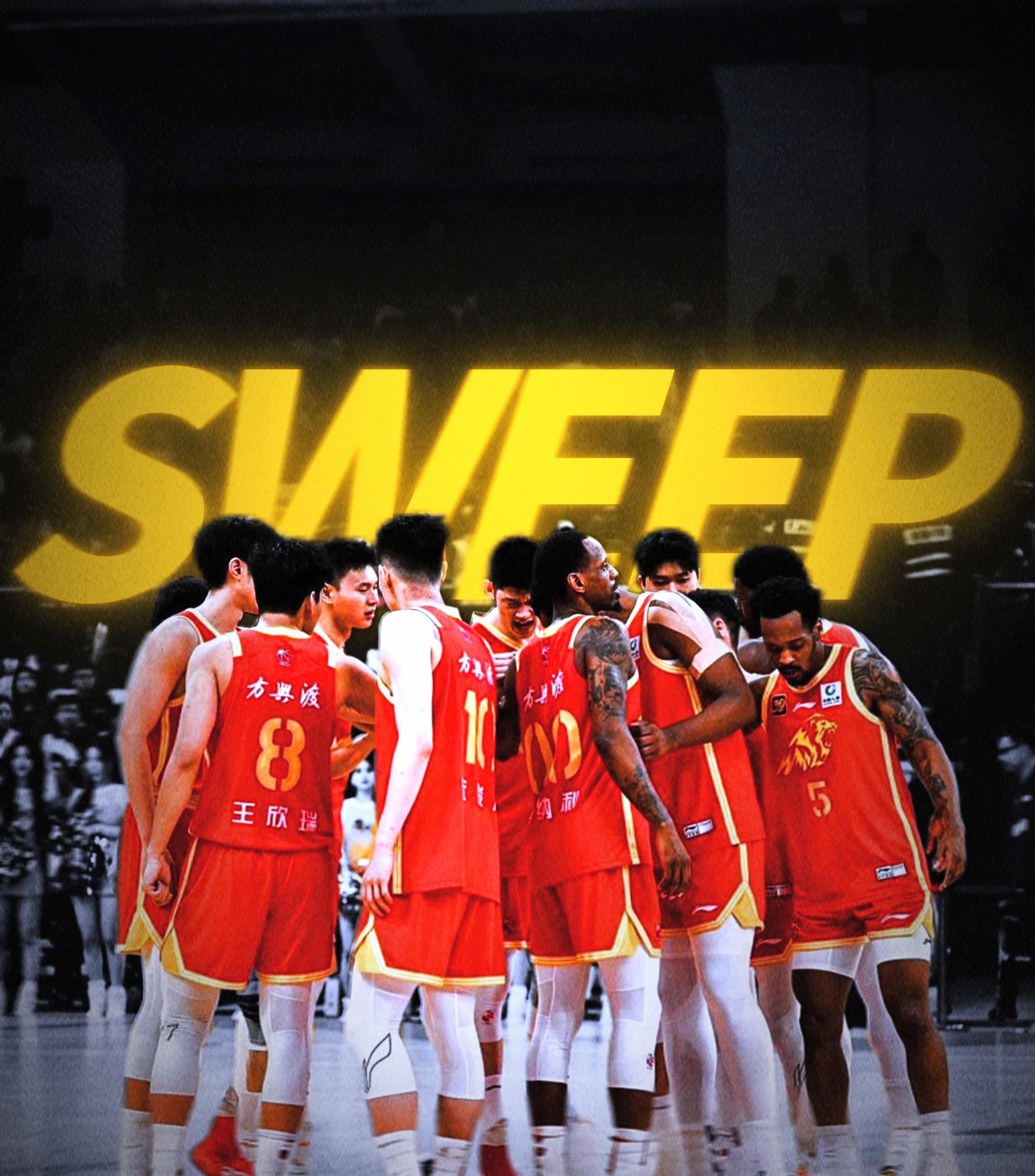 关于篮球比赛中球队全力拼搏，终获巨大突破的信息