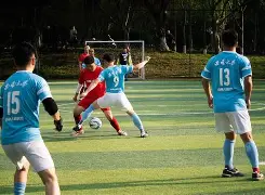 比赛现场氛围热烈，充满了紧张和激情！的简单介绍