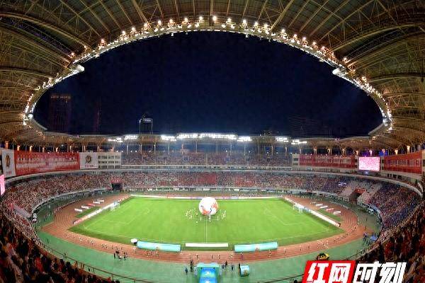 关于精彩足球盛宴即将上演,球迷翘首期待呐喊加油的信息 关于精彩足球盛宴即将上演,球迷翘首期待呐喊加油的信息