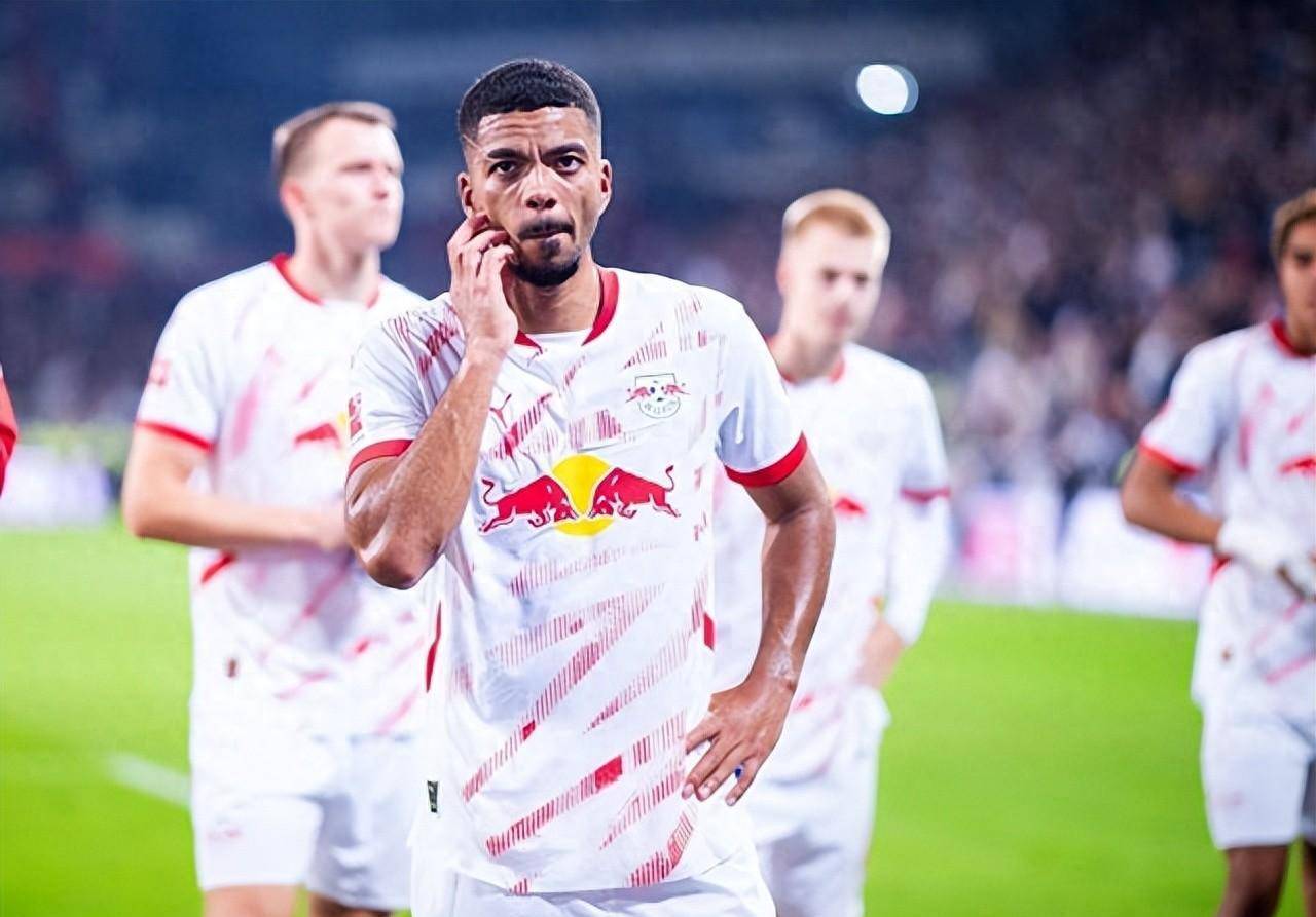 包含瑞士球员表现抢眼，球迷尽享视觉盛宴的词条