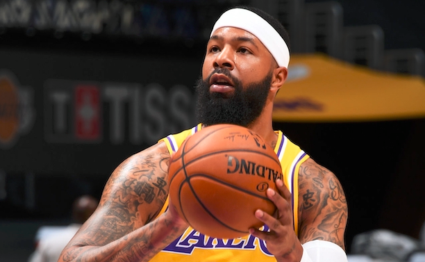 关于球队老将撑起半边天，迎接连胜好局的信息