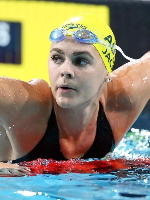 关于澳大利亚游泳运动员创下全新纪录的信息