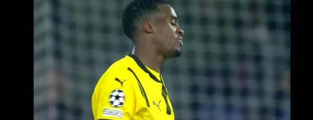 包含多特蒙德主帅对球队表现不满的词条