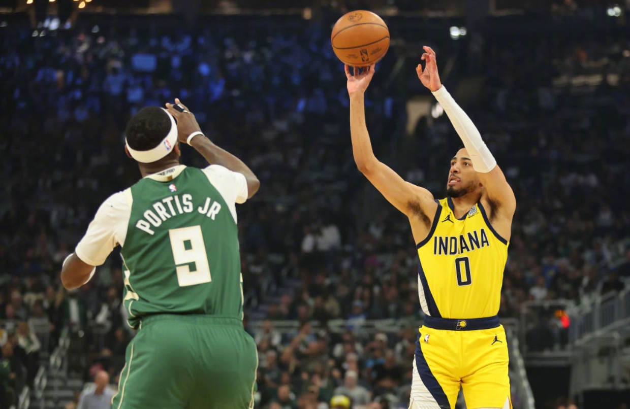 包含雄鹿主场告捷马刺，米德尔顿砍下全队最高分的词条